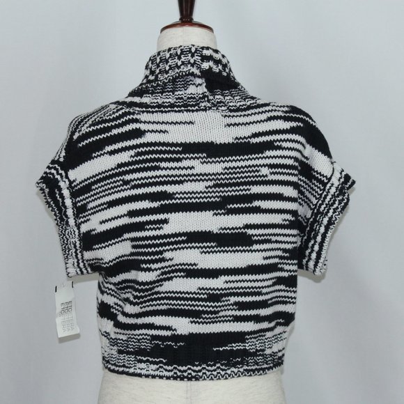 NWT Black & White V-neck Overlay Crop Sweater Vest - Picture 2 of 2